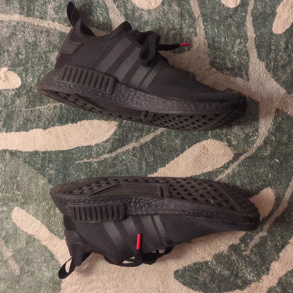 Adidas Boost r1 red and black women 6.5 - Picture 2 of 6